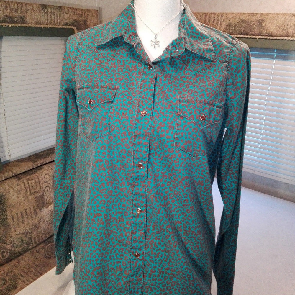 Wrangler Brand Medium Size Blue Green Long Sleeves